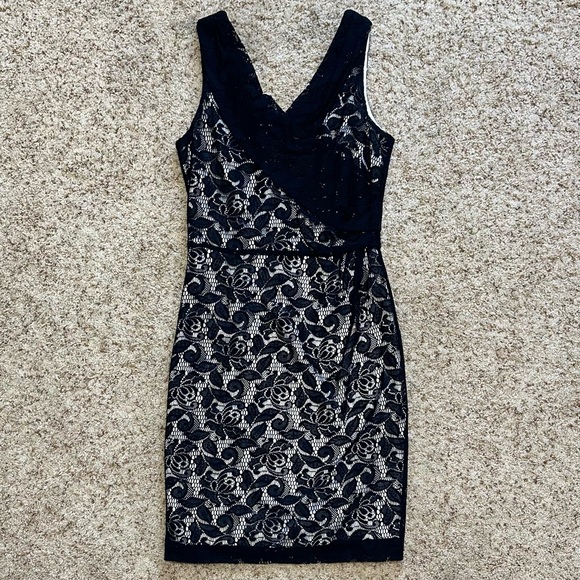 Antonio Milani Women’s Navy/White Floral Lace Maybelle Dress. Size 4. Like-New! - Picture 1 of 11